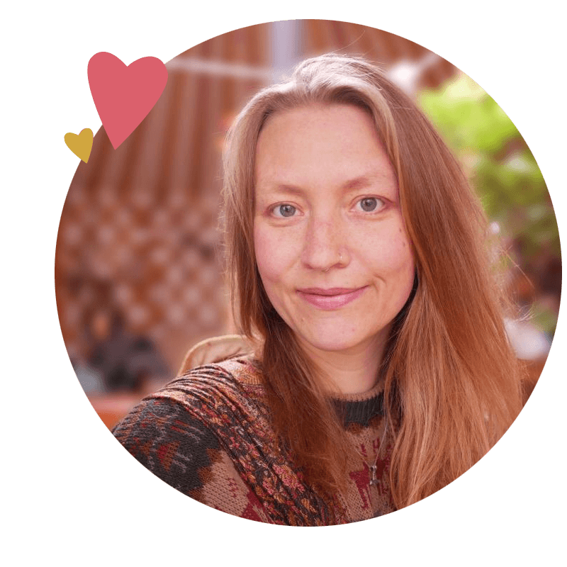 Alina Kossek ist Tragebeaterin in der Hebammenpraxis Bauchgefuehl im Siegerland